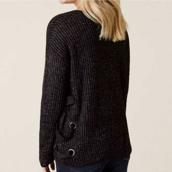 Doe & Rae Women's Black Marled V-neck Long Sleeve Sweater - Picture 2 of 14